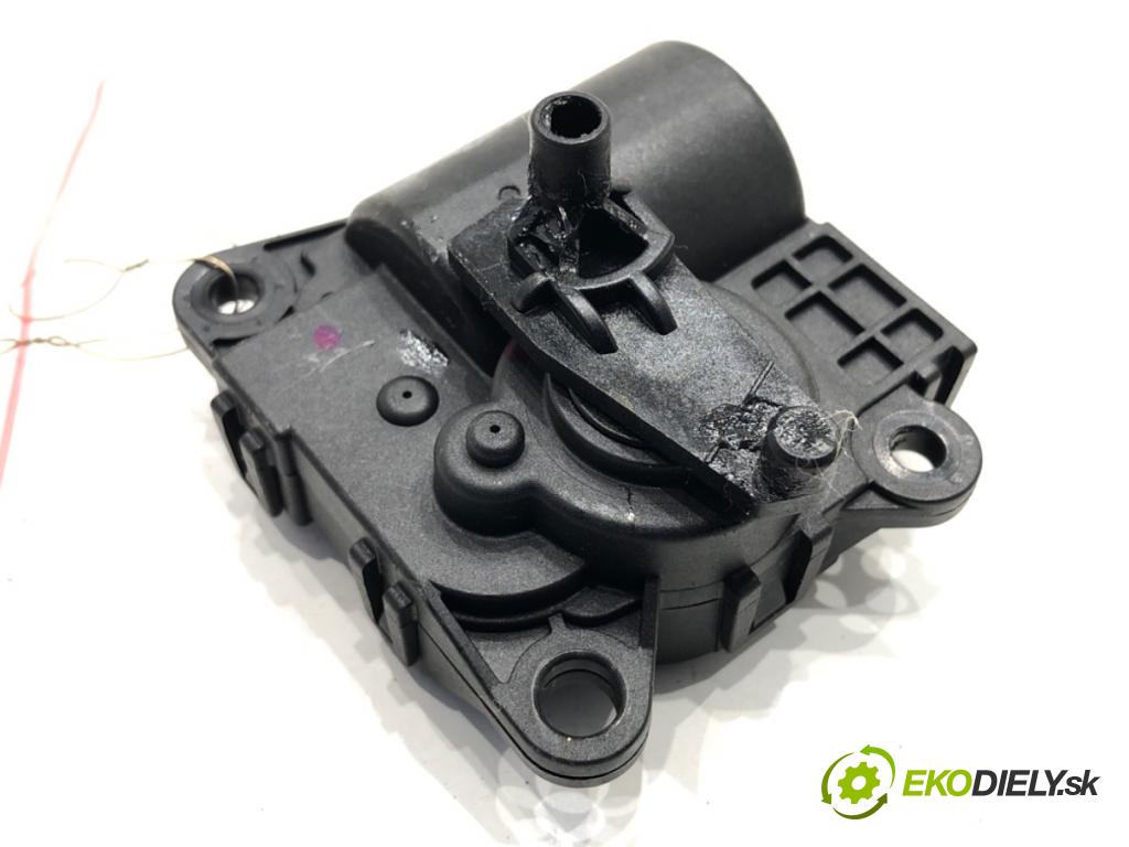 TESLA MODEL Y SUV 2023 235 kW EV 0 Motor kúrenia 2996639X