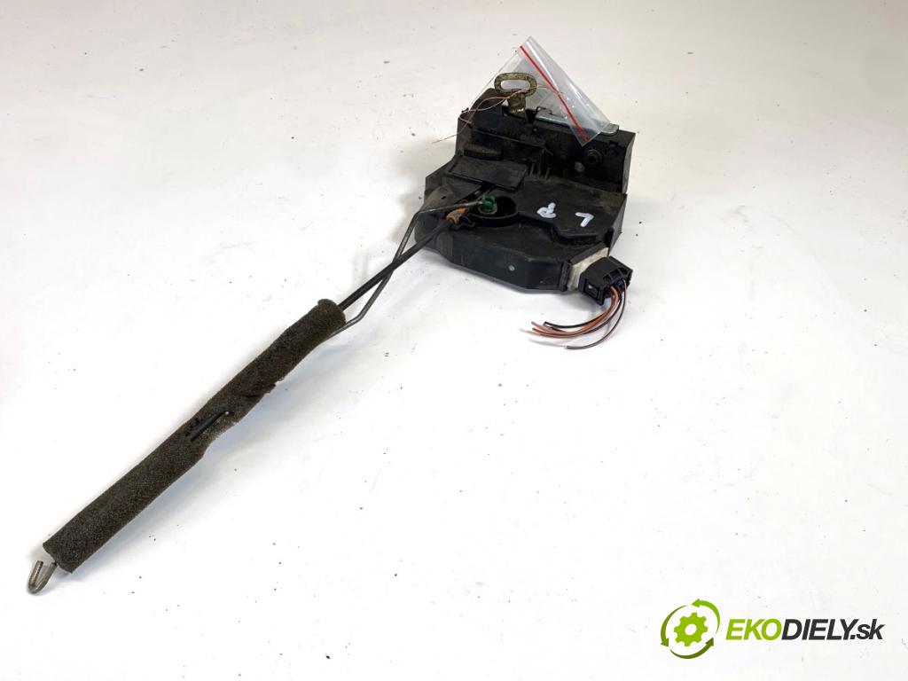 LAND ROVER FREELANDER I samochód terenowy zamknięty 2003 72 kW 2.0 DI 4x4 1994 zámok Dvere ľavy predný