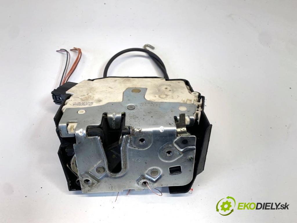 LAND ROVER FREELANDER I samochód terenowy zamknięty 2003 72 kW 2.0 DI 4x4 1994 zámok dveře pravý zadní část 