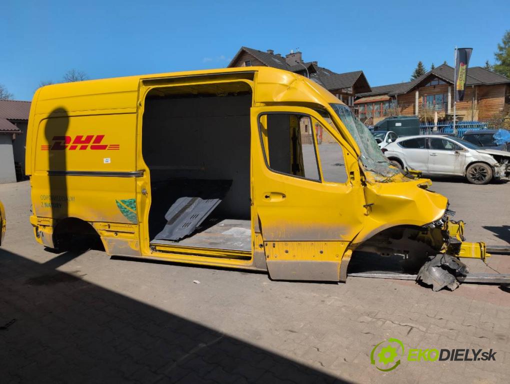 MERCEDES-BENZ eSPRINTER Skrzynia Skrzynia 2022 85 kW Electric (910.633)  karoséria ČTVRŤÁK: Blatník prah strecha PODŁUŻNICA