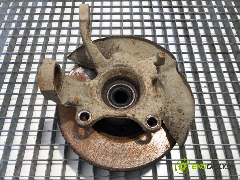 VW TRANSPORTER T4 Autobus 1995 57 kW 2.4 D 2370 náboj pravy predný