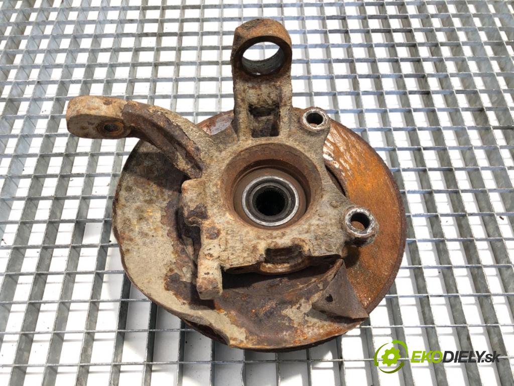 VW TRANSPORTER T4 Skrzynia 1993 44 kW 1.9 D 1896 náboj levý přední část 