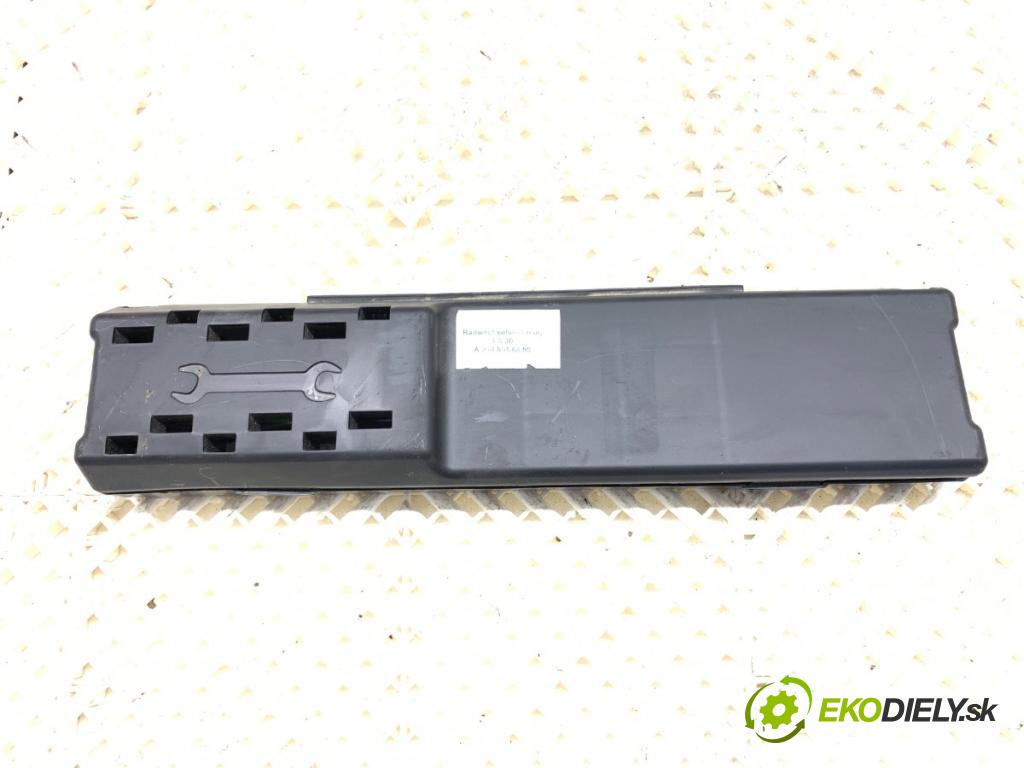 MERCEDES-BENZ eSPRINTER Skrzynia Skrzynia 2022 85 kW Electric (910.633)  Súprava náradia A9105830200