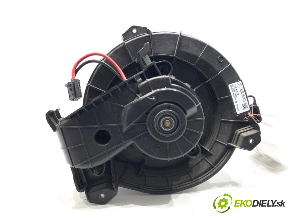 MERCEDES-BENZ eSPRINTER Skrzynia Skrzynia 2022 85 kW Electric (910.633)  ventilátor kúrenia A0008307902