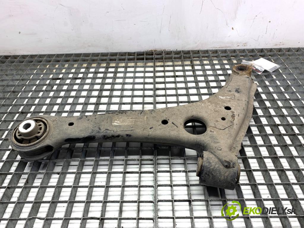 MERCEDES-BENZ eSPRINTER Skrzynia Skrzynia 2022 85 kW Electric (910.633)  Rameno pravy predný A910333000051