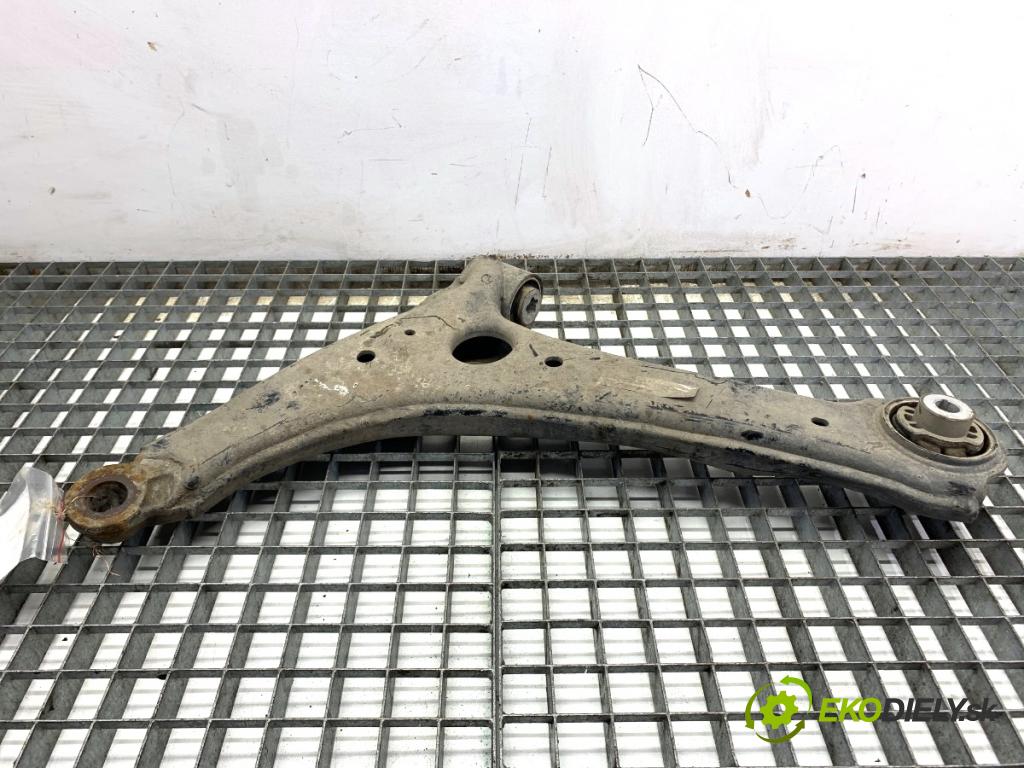 MERCEDES-BENZ eSPRINTER Skrzynia Skrzynia 2022 85 kW Electric (910.633)  Rameno pravy predný A910333000051