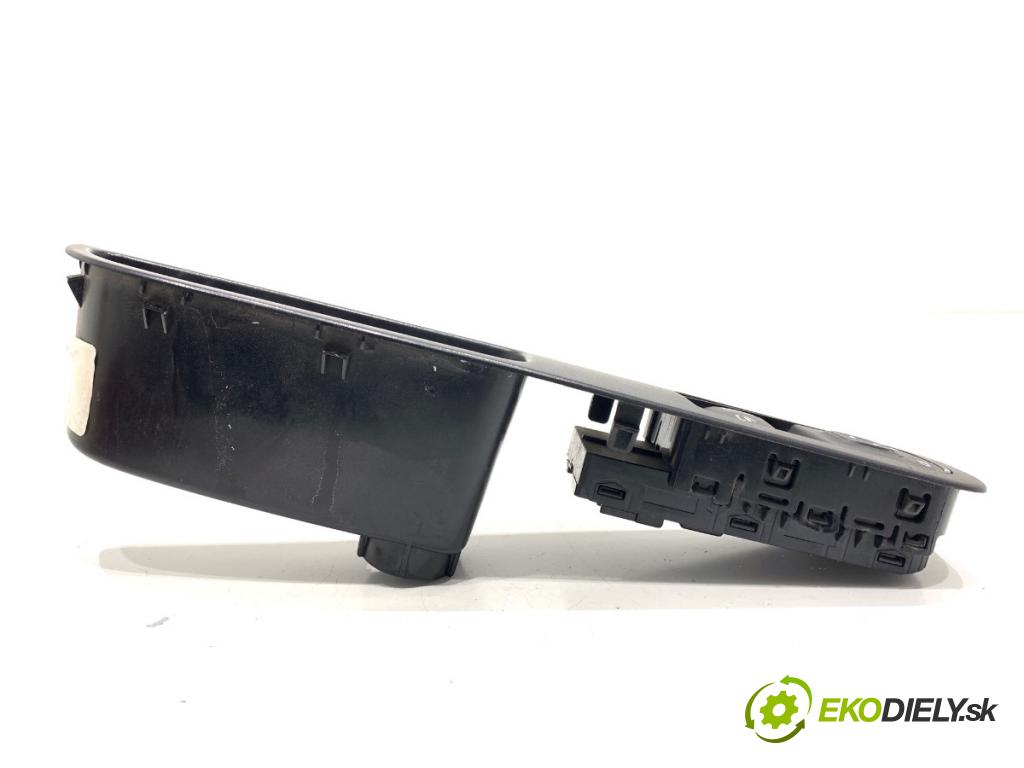 MERCEDES-BENZ eSPRINTER Skrzynia Skrzynia 2022 85 kW Electric (910.633)  Prepínač okien A9079054607 (Prepínacie páčky pod volantom)