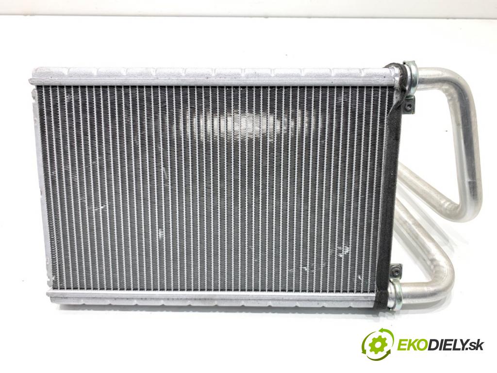 MERCEDES-BENZ eSPRINTER Skrzynia Skrzynia 2022 85 kW Electric (910.633)  Výhrevné teleso, radiátor kúrenia  (Radiátor kúrenia)