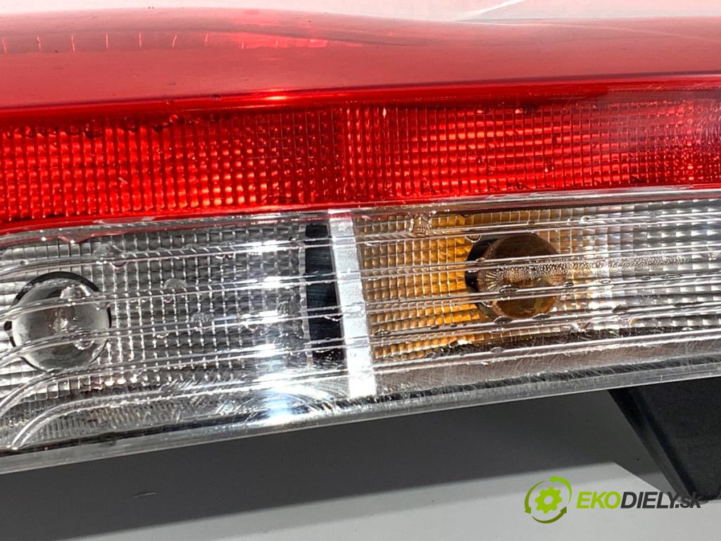 MERCEDES-BENZ eSPRINTER Skrzynia Skrzynia 2022 85 kW Electric (910.633)  Svetlo ľavy zad A9108200000