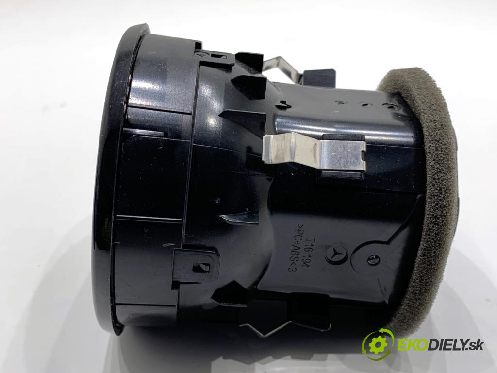 MERCEDES-BENZ eSPRINTER Skrzynia Skrzynia 2022 85 kW Electric (910.633)  Mriežky kúrenia ľavy predný A9108303201