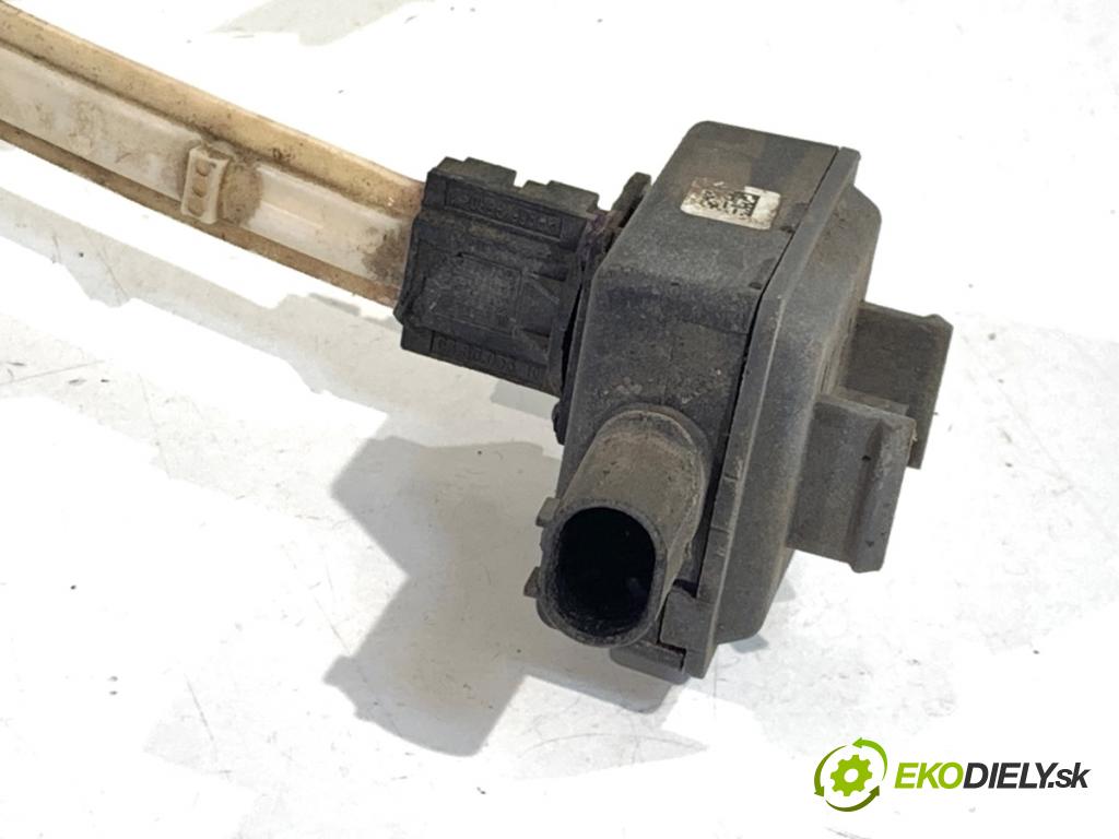 BMW F11 Kombi 2011 190 kW 530 d xDrive 2993 Snímač OCHRANA: 9318777