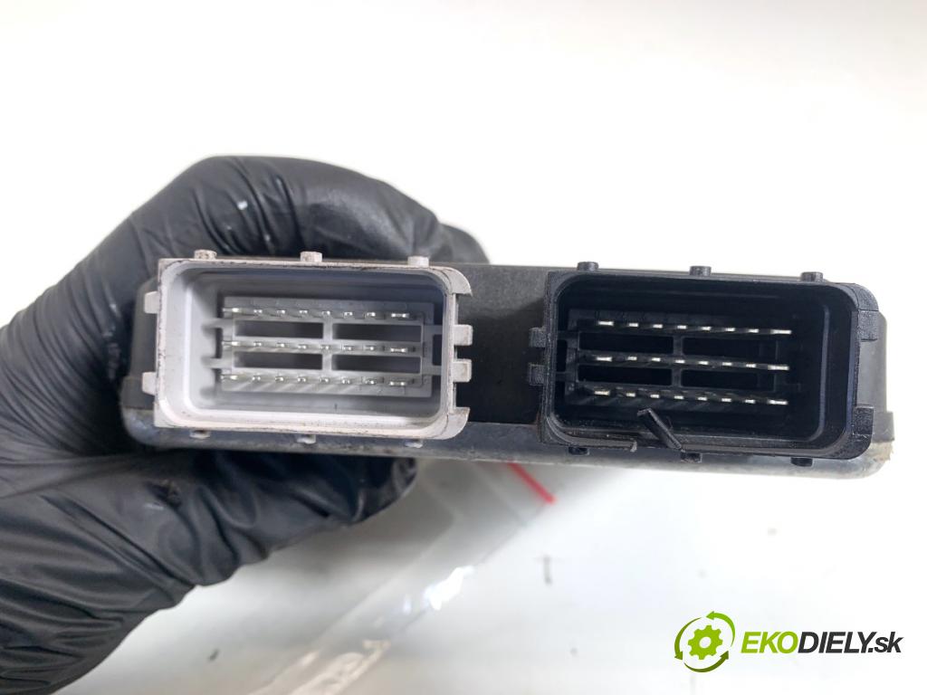 MERCEDES-BENZ S204 Kombi 2008 135 kW C 200 Kompressor (204.241) 1796 riadiaca jednotka LPG 67R-013787