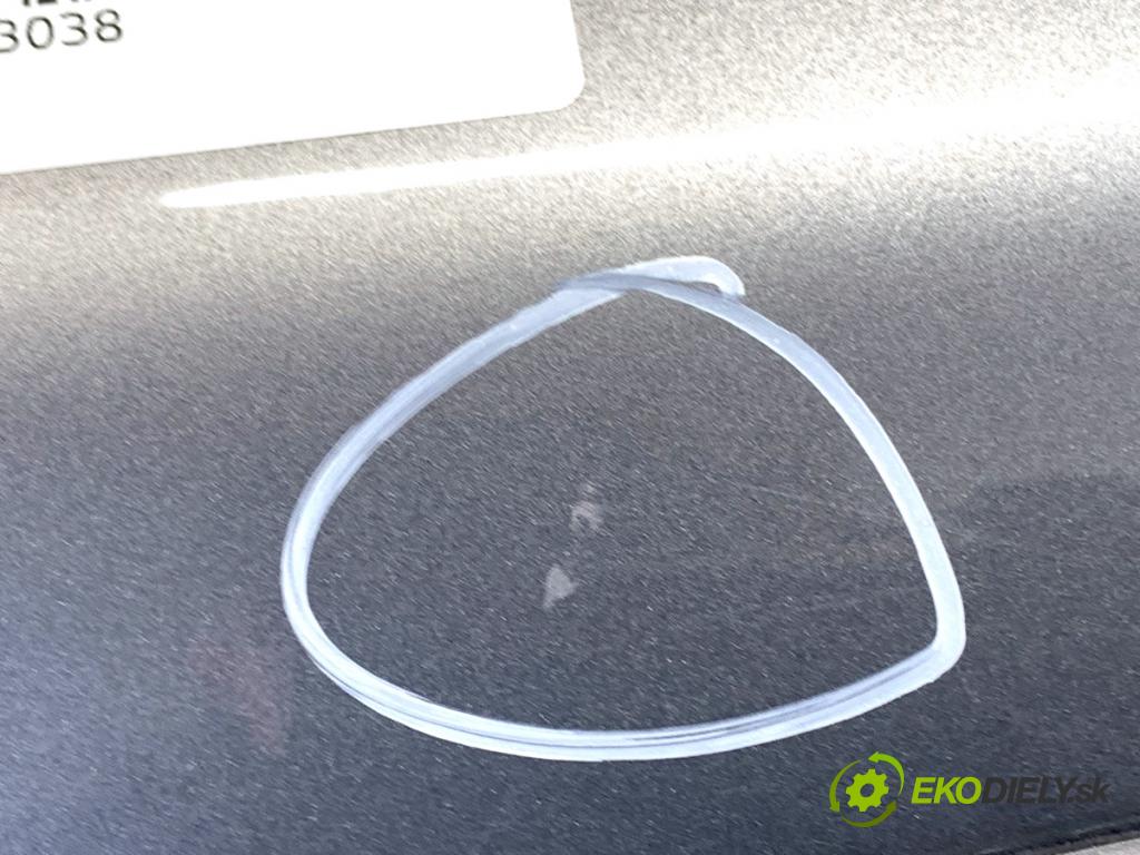 SKODA SUPERB II Kombi 2010 125 kW 2.0 TDI 1968 dveře levý zadní část