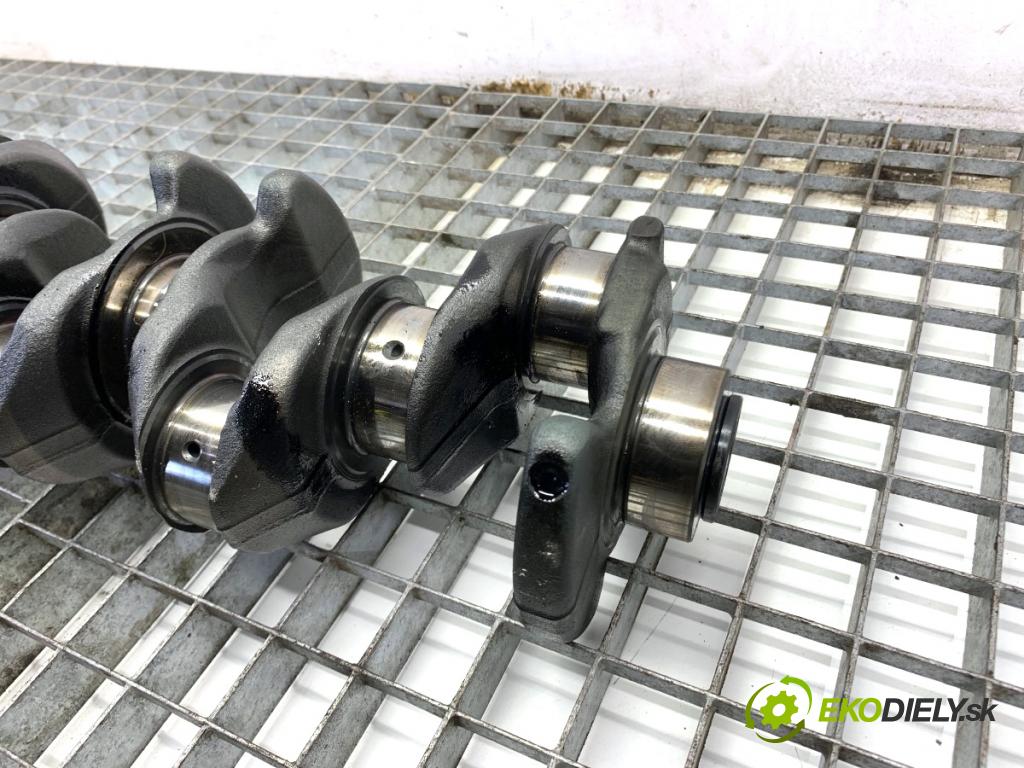 BMW F34 liftback 2015 140 kW 320 d 1995 Kardaň, hriadeľ KLIKA: 7797975 (Blok motora ostatné)