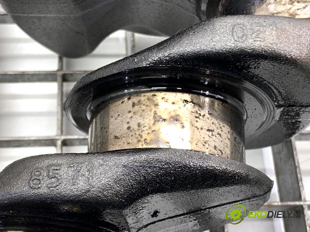 BMW F34 liftback 2015 140 kW 320 d 1995 Kardaň, hriadeľ KLIKA: 7797975 (Blok motora ostatné)