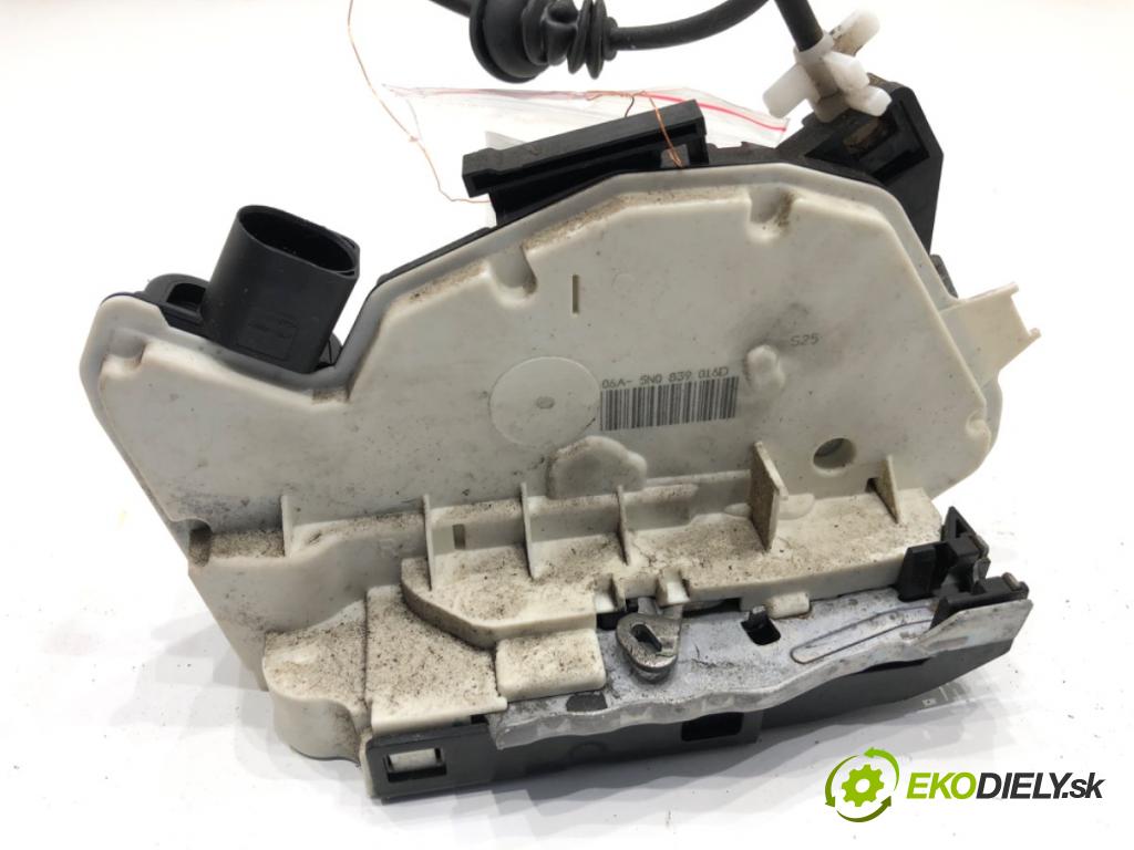 SKODA SUPERB II Kombi 2010 125 kW 2.0 TDI 1968 zámok Dvere pravy zad 5N0839016D