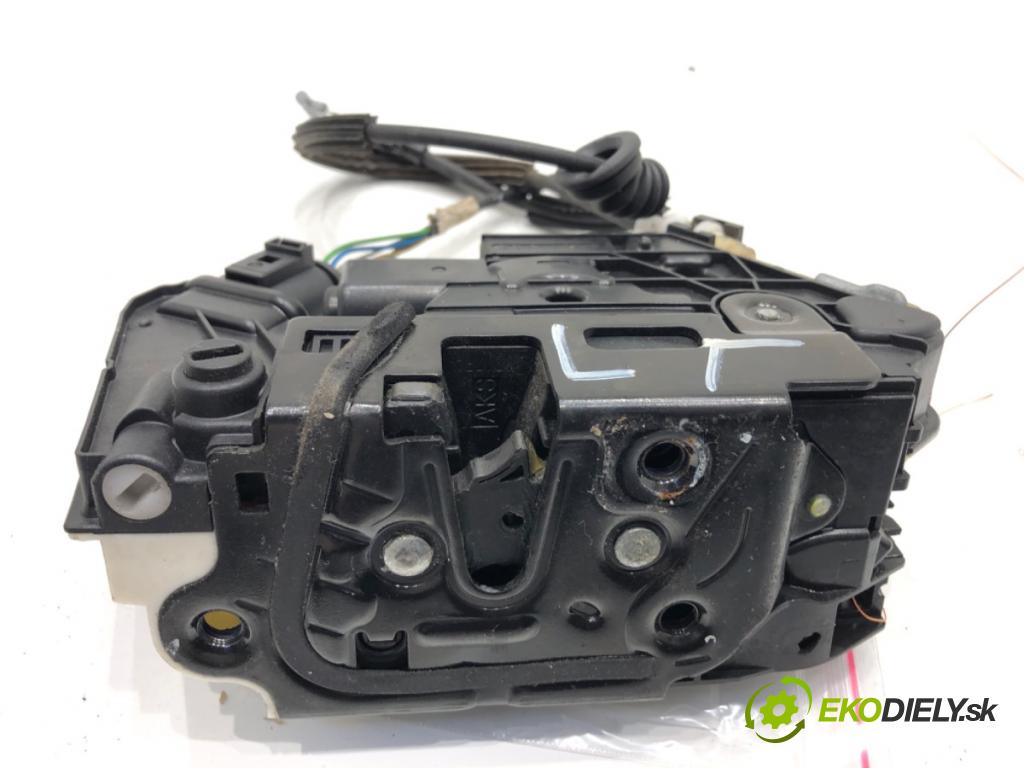 SKODA SUPERB II Kombi 2010 125 kW 2.0 TDI 1968 zámok Dvere ľavy zad 5N0839015D