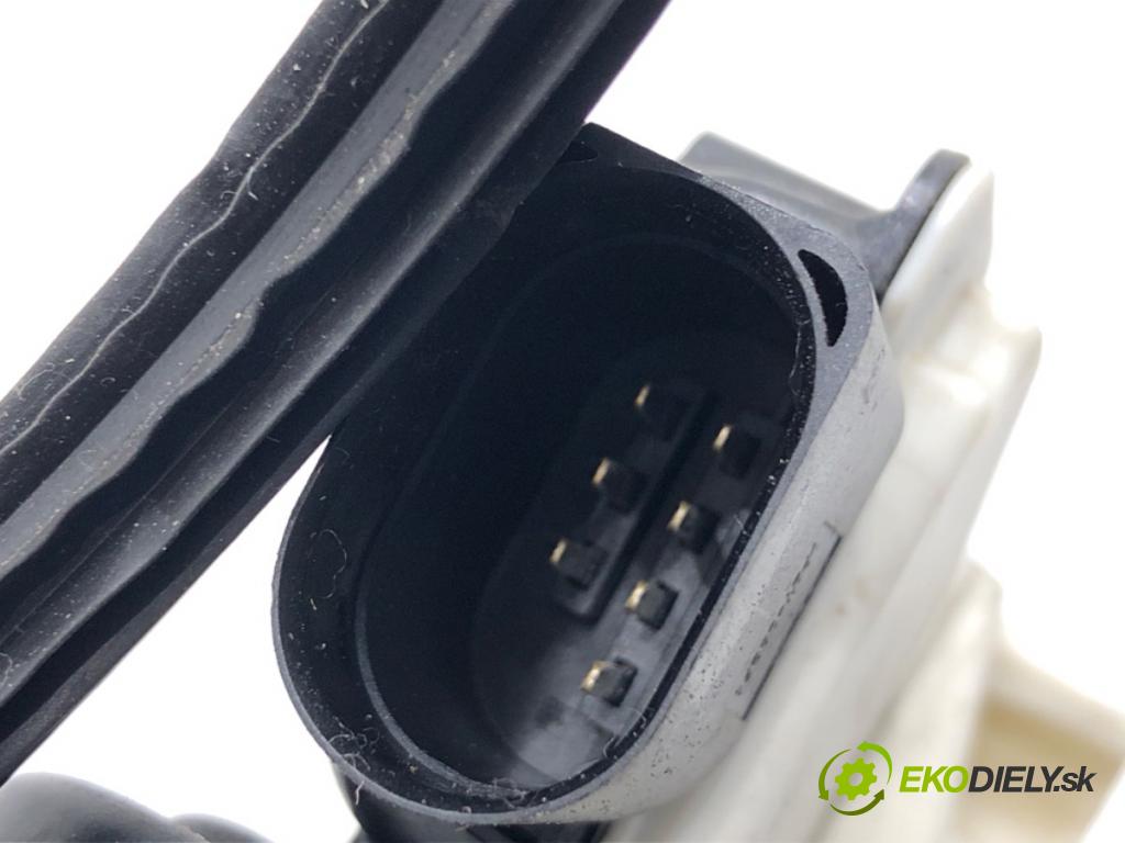 SKODA SUPERB II Kombi 2010 125 kW 2.0 TDI 1968 zámok Dvere ľavy predný 5N1837015C