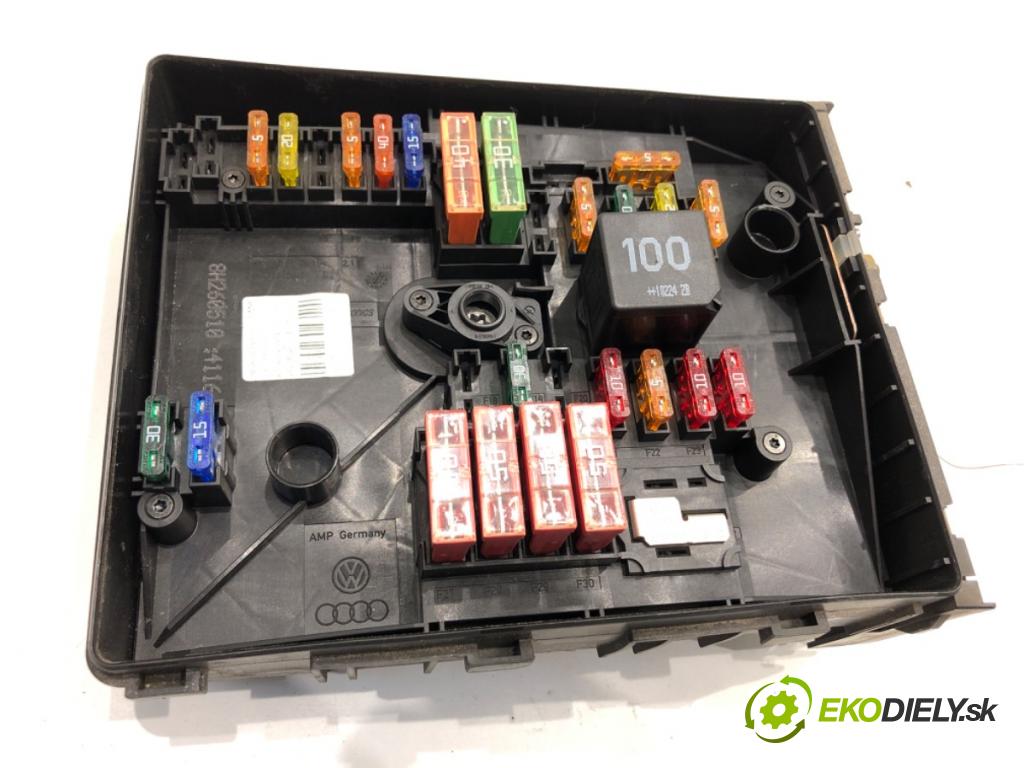 SKODA SUPERB II Kombi 2010 125 kW 2.0 TDI 1968 skříňka poistková 1K0937118 (Pojistková skříňka)