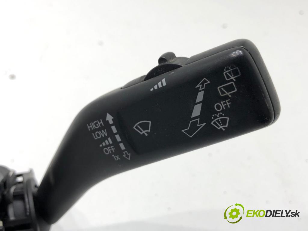 SKODA SUPERB II Kombi 2010 125 kW 2.0 TDI 1968 Prepínač kombinovaný 5K0953521BN (Prepínacie páčky pod volantom)