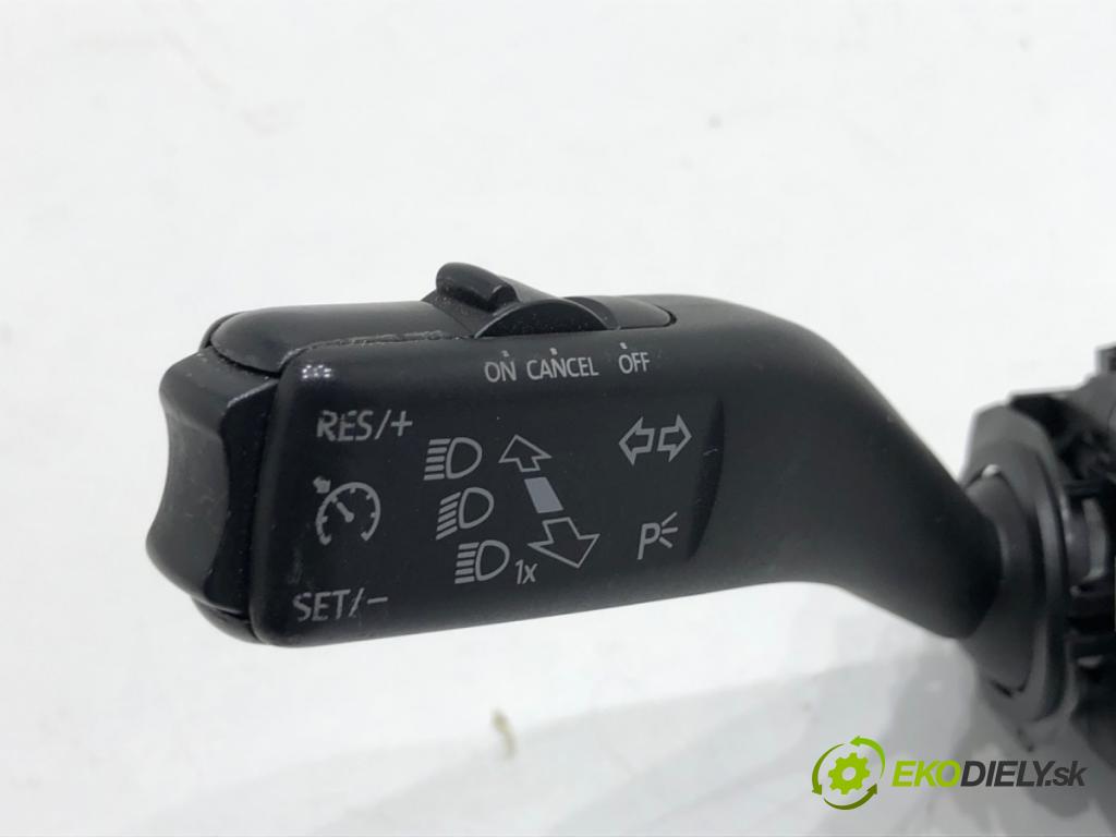 SKODA SUPERB II Kombi 2010 125 kW 2.0 TDI 1968 Prepínač kombinovaný 5K0953521BN (Prepínacie páčky pod volantom)