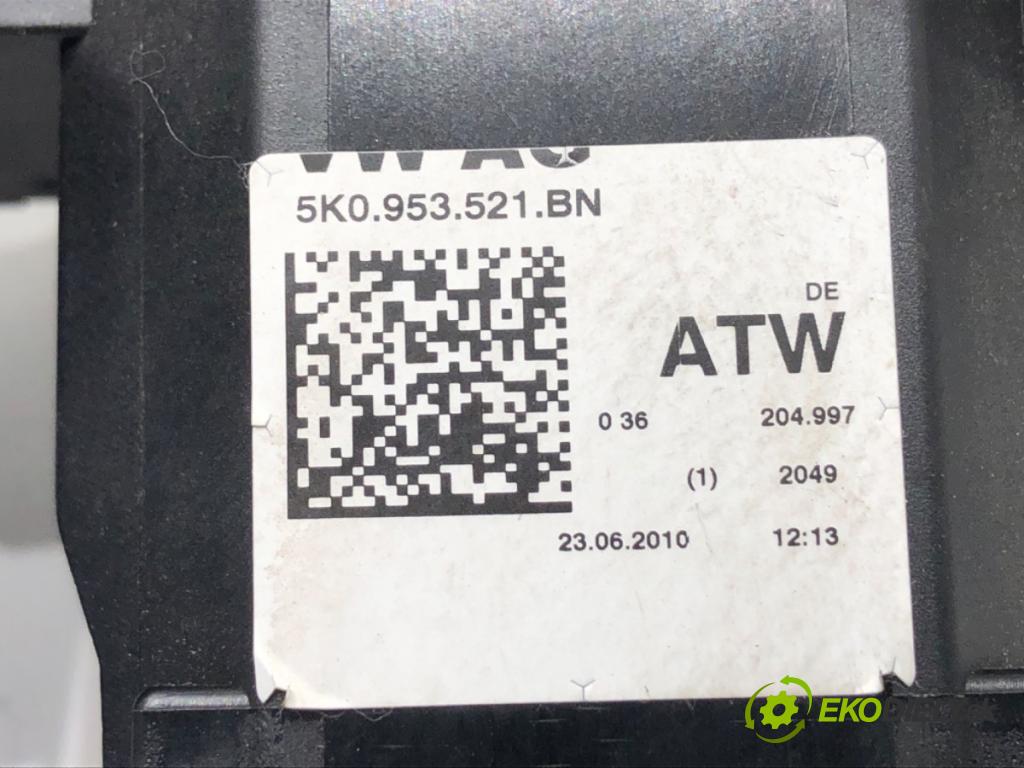 SKODA SUPERB II Kombi 2010 125 kW 2.0 TDI 1968 Prepínač kombinovaný 5K0953521BN (Prepínacie páčky pod volantom)