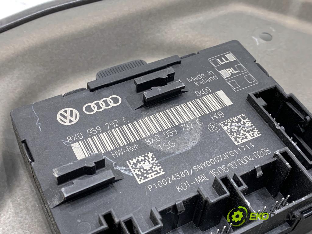 SKODA SUPERB II Kombi 2010 125 kW 2.0 TDI 1968 Mechanizmus okna pravy predný 3T0837402B