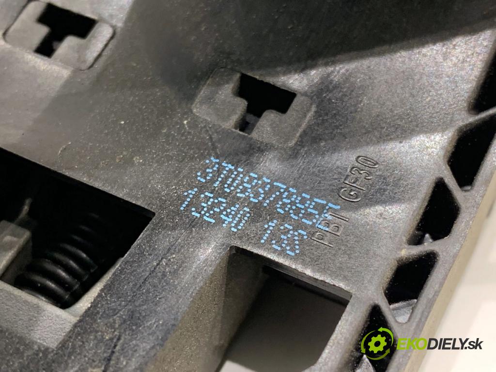 SKODA SUPERB II Kombi 2010 125 kW 2.0 TDI 1968 Kľučka vonkajšia pravy predný 3T0837885E