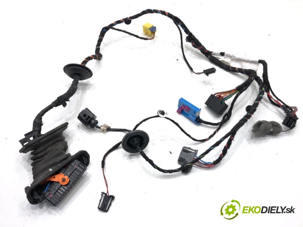 SKODA SUPERB II Kombi 2010 125 kW 2.0 TDI 1968 Káblovačka Dvere predný pravy 3T1971121BR