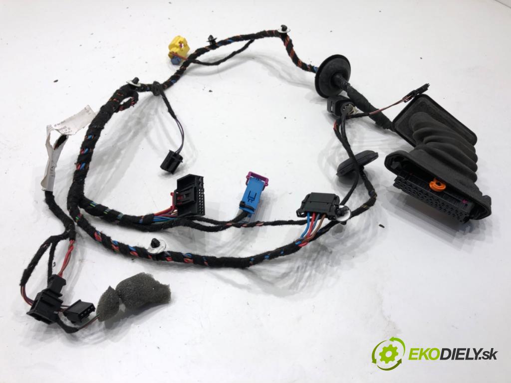 SKODA SUPERB II Kombi 2010 125 kW 2.0 TDI 1968 Káblovačka Dvere predný pravy 3T1971121BR