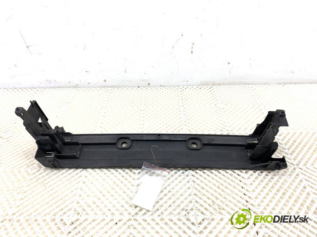 BMW F11 Kombi 2011 190 kW 530 d xDrive 2993 Uchytenie Rámček chladiča 7804618