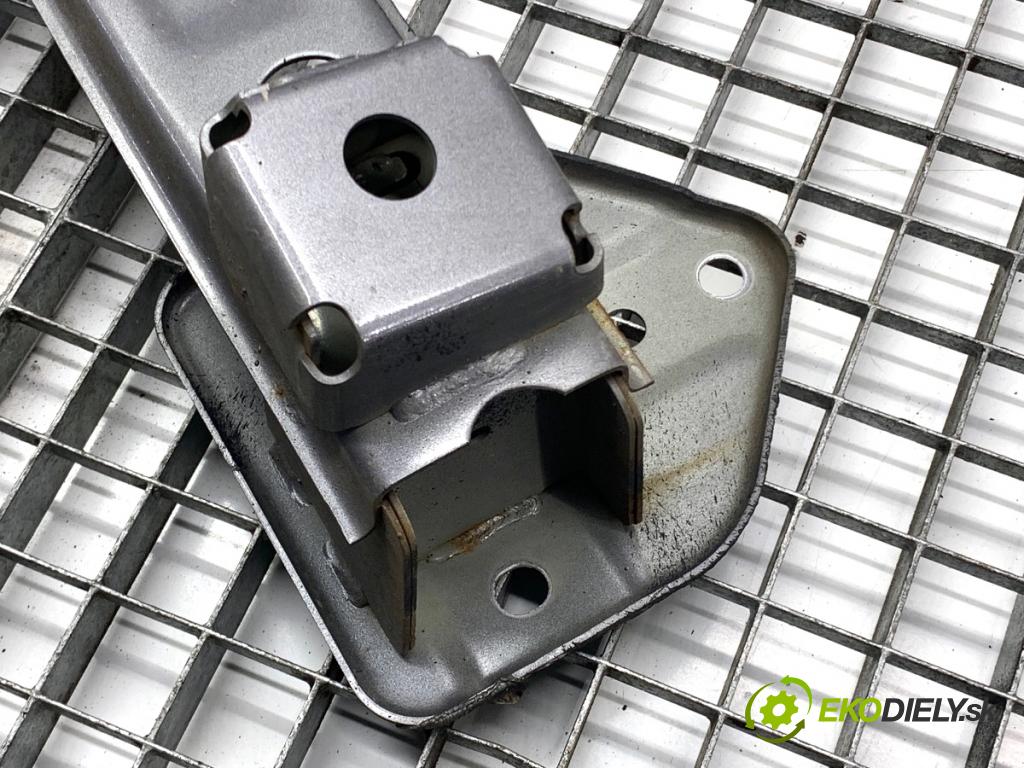 MITSUBISHI ECLIPSE SUV 2019 120 kW 1.5 T-Mivec 1499 Výstuha nárazníka zad  (Výstuha zadná)