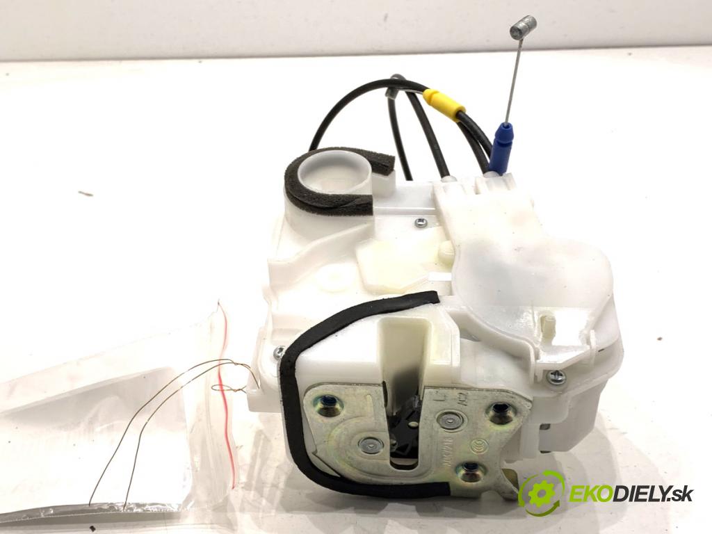 MITSUBISHI ECLIPSE SUV 2019 120 kW 1.5 T-Mivec 1499 zámok Dvere ľavy zad