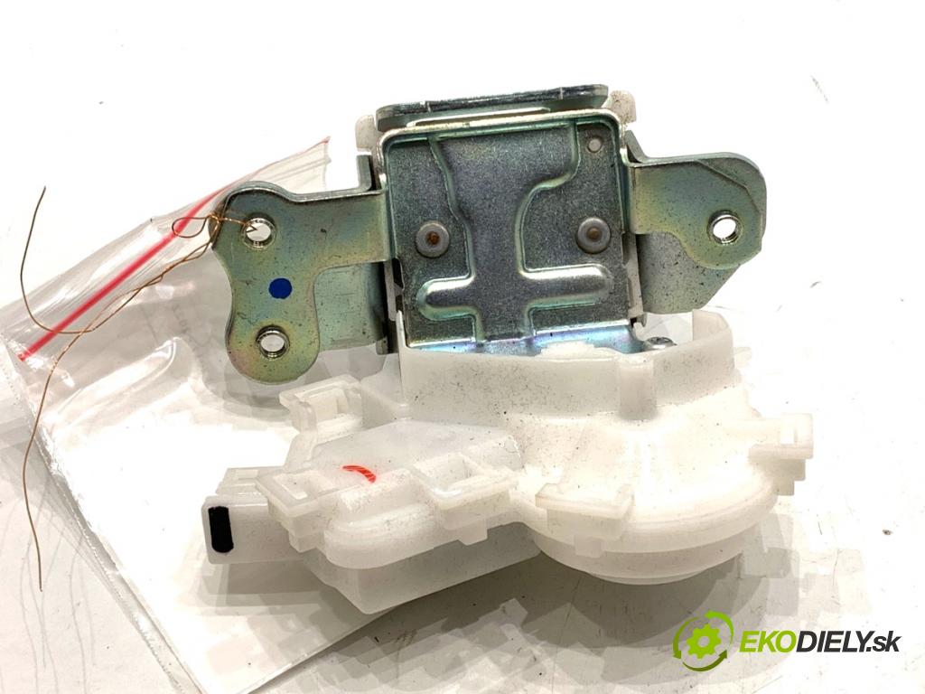 MITSUBISHI ECLIPSE SUV 2019 120 kW 1.5 T-Mivec 1499 zámok dveří zadní část 