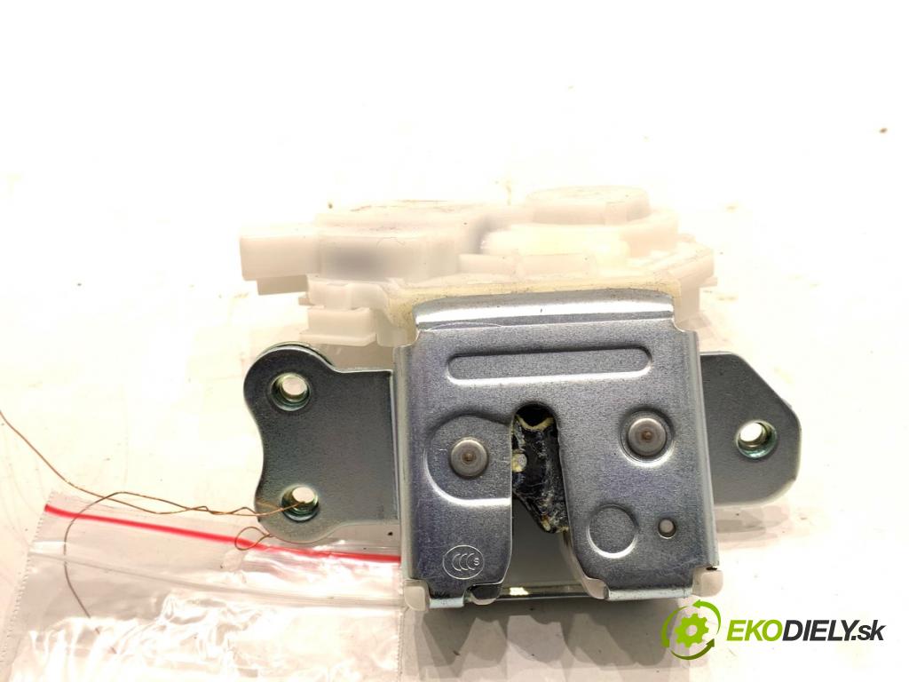 MITSUBISHI ECLIPSE SUV 2019 120 kW 1.5 T-Mivec 1499 zámok dverí zad