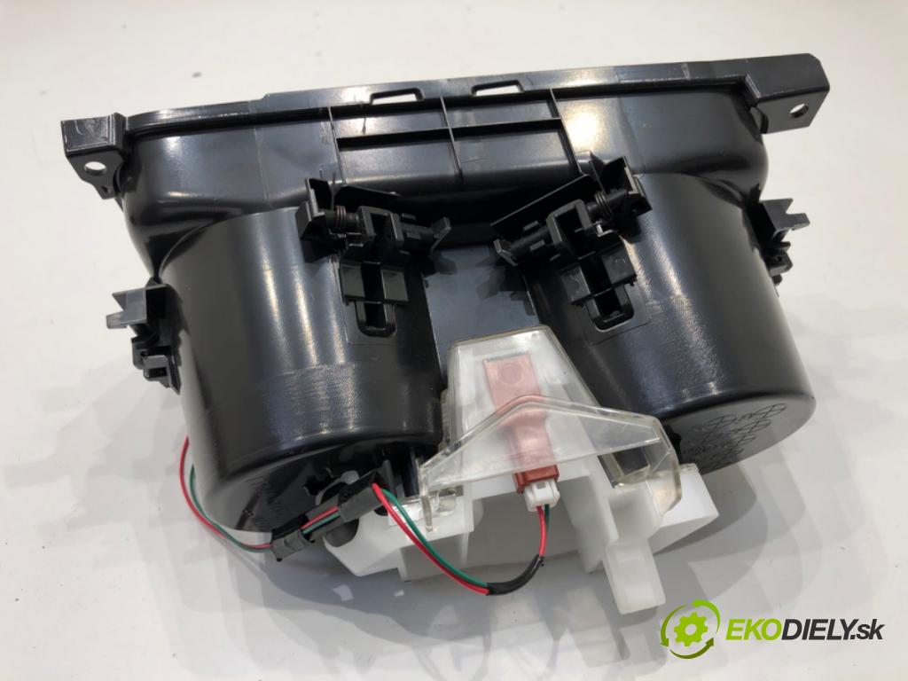 MITSUBISHI ECLIPSE SUV 2019 120 kW 1.5 T-Mivec 1499 Držiak na nápoje  (Držiak (úchyt) na nápoje)