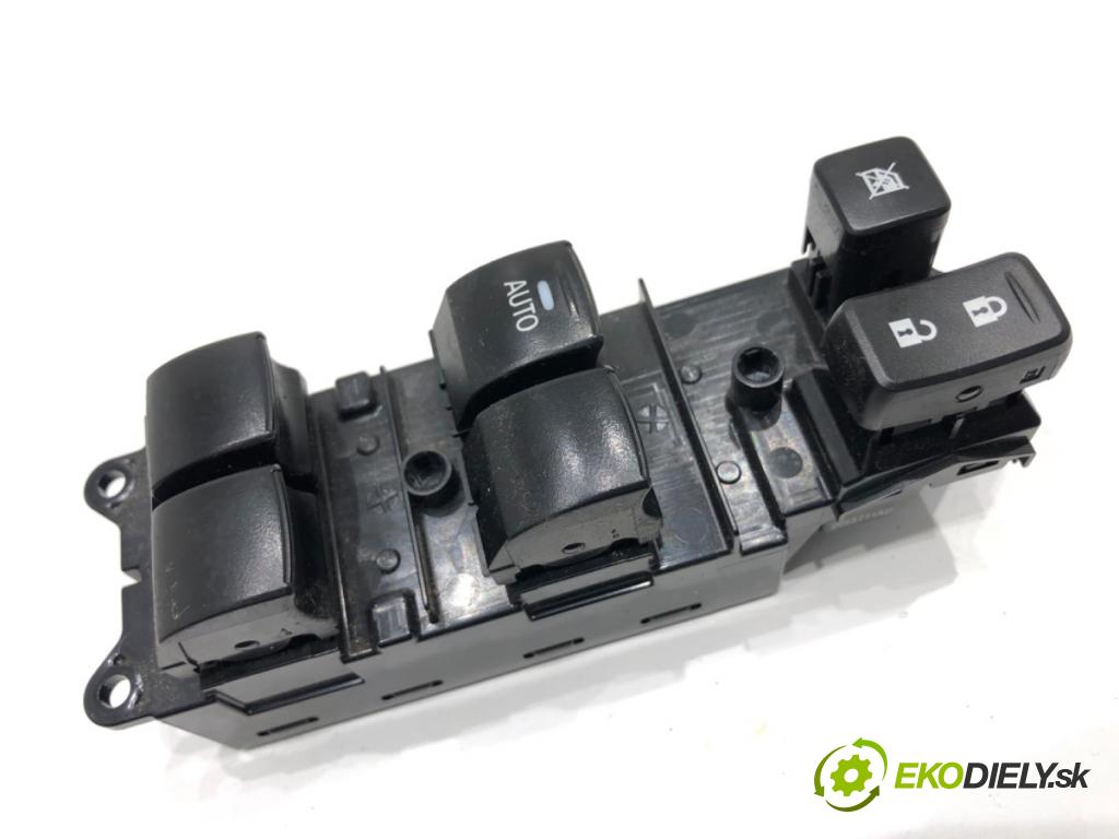 MITSUBISHI ECLIPSE SUV 2019 120 kW 1.5 T-Mivec 1499 přepínač oken 8608A323 (Páčky pod volantem)