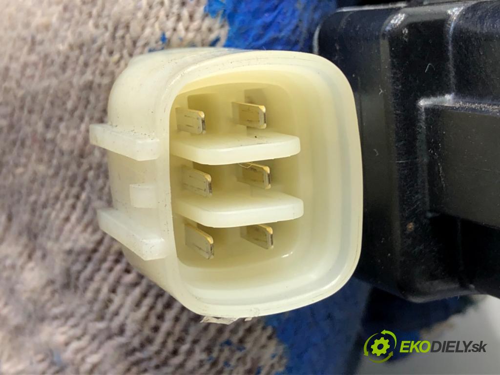 MITSUBISHI ECLIPSE SUV 2019 120 kW 1.5 T-Mivec 1499 Mechanizmus okna ľavy predný