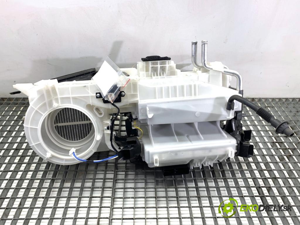 MITSUBISHI ECLIPSE SUV 2019 120 kW 1.5 T-Mivec 1499 Výhrevné teleso, radiátor kúrenia KOMBAJN 7800A514