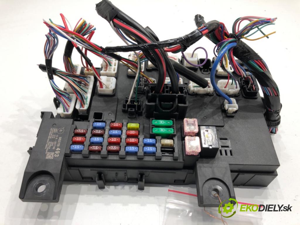 MITSUBISHI ECLIPSE SUV 2019 120 kW 1.5 T-Mivec 1499 modul BSI 8637B493 (Pojistková skříňka)