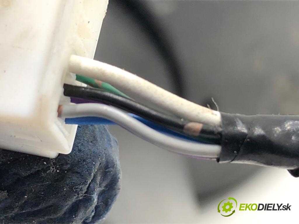 MITSUBISHI ECLIPSE SUV 2019 120 kW 1.5 T-Mivec 1499 Spätné zrkadlo ľavy