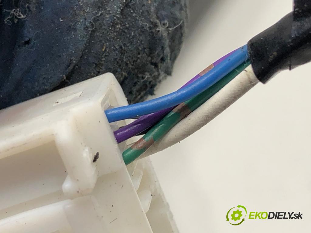 MITSUBISHI ECLIPSE SUV 2019 120 kW 1.5 T-Mivec 1499 Spätné zrkadlo ľavy