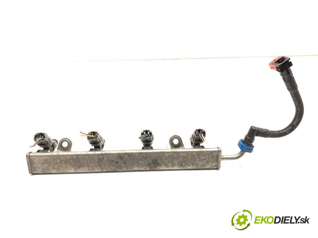 MITSUBISHI ECLIPSE SUV 2019 120 kW 1.5 T-Mivec 1499 Lišta vstrekovacia 1465A500 (Vstrekovacia lišta)