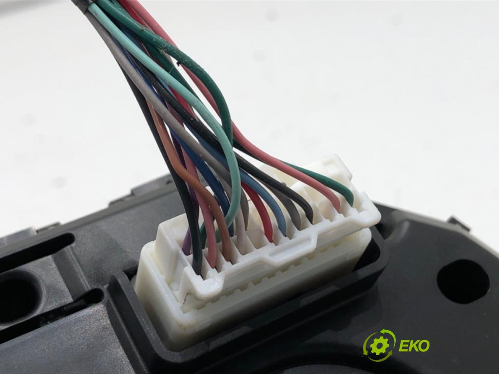 MITSUBISHI ECLIPSE SUV 2019 120 kW 1.5 T-Mivec 1499 Prístrojovka 8100C783 (Prístrojová doska)