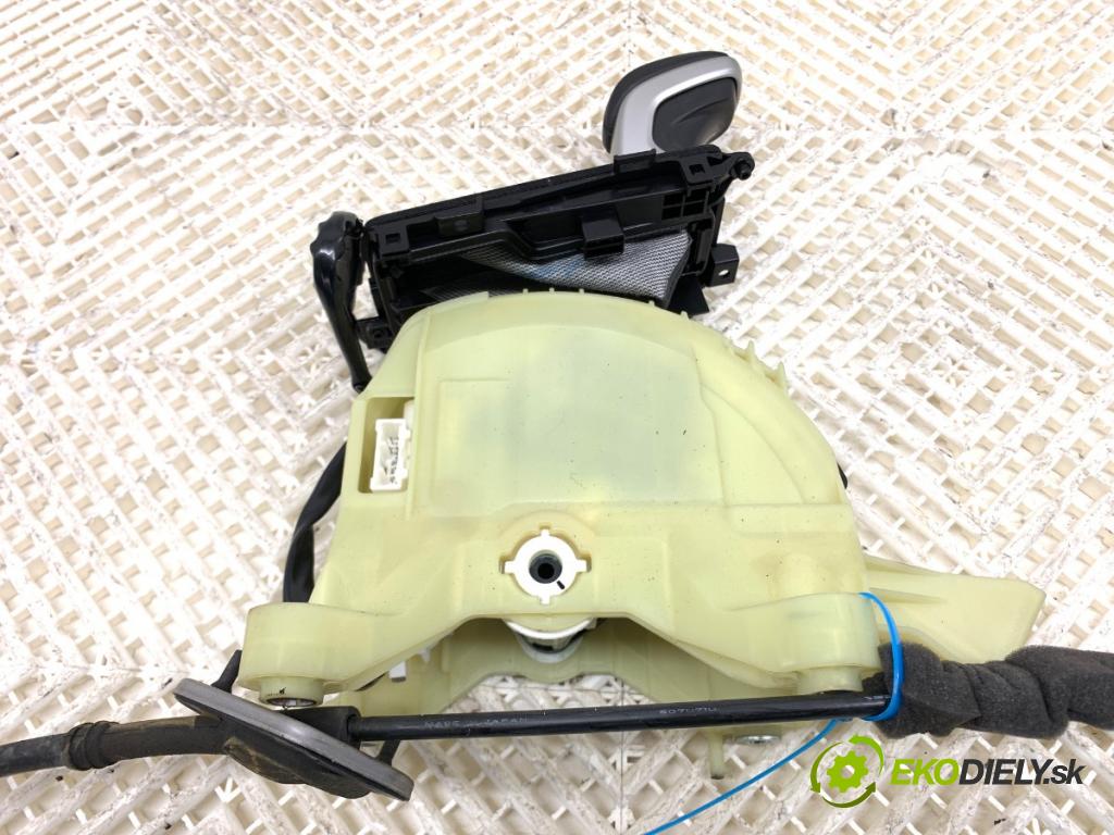 MITSUBISHI ECLIPSE SUV 2019 120 kW 1.5 T-Mivec 1499 Kulisa 2400A556 (Rýchlostná páka (kulisa))