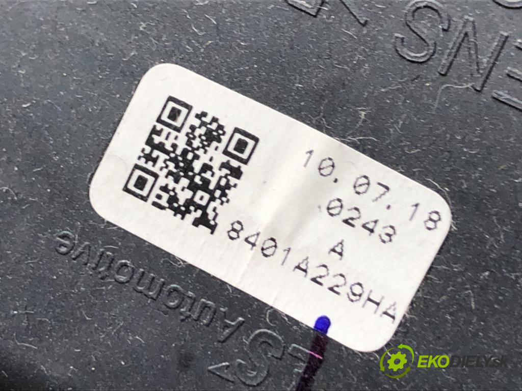 MITSUBISHI ECLIPSE SUV 2019 120 kW 1.5 T-Mivec 1499 Svetlo stropné