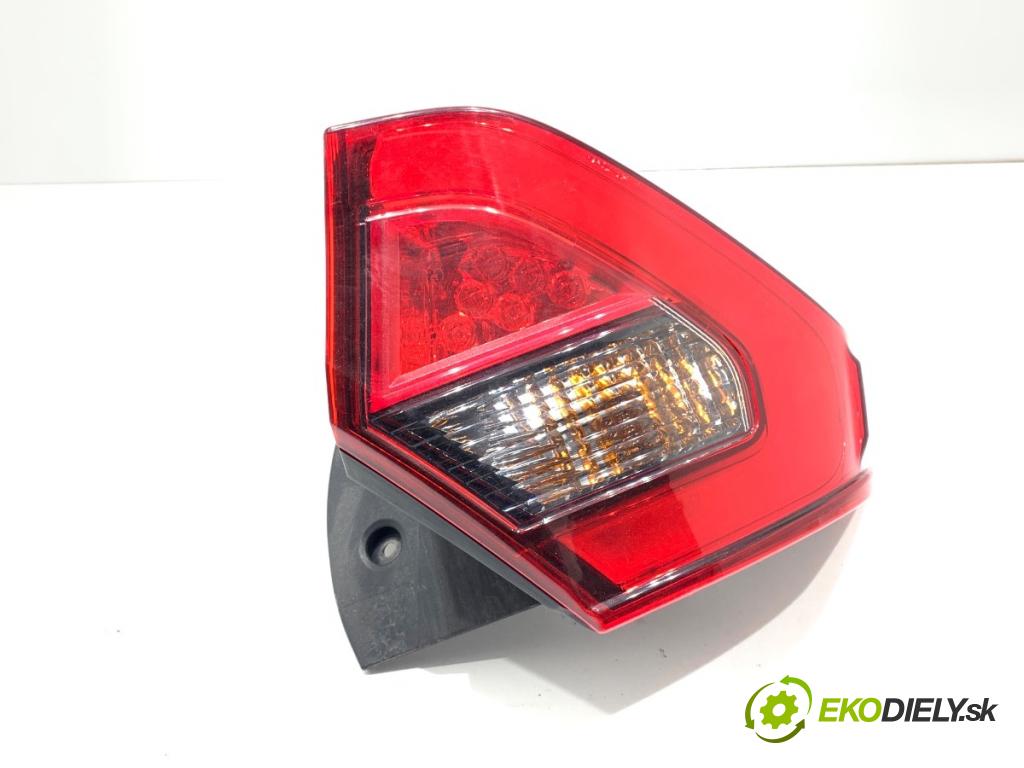 MITSUBISHI ECLIPSE SUV 2019 120 kW 1.5 T-Mivec 1499 Svetlo pravy zad