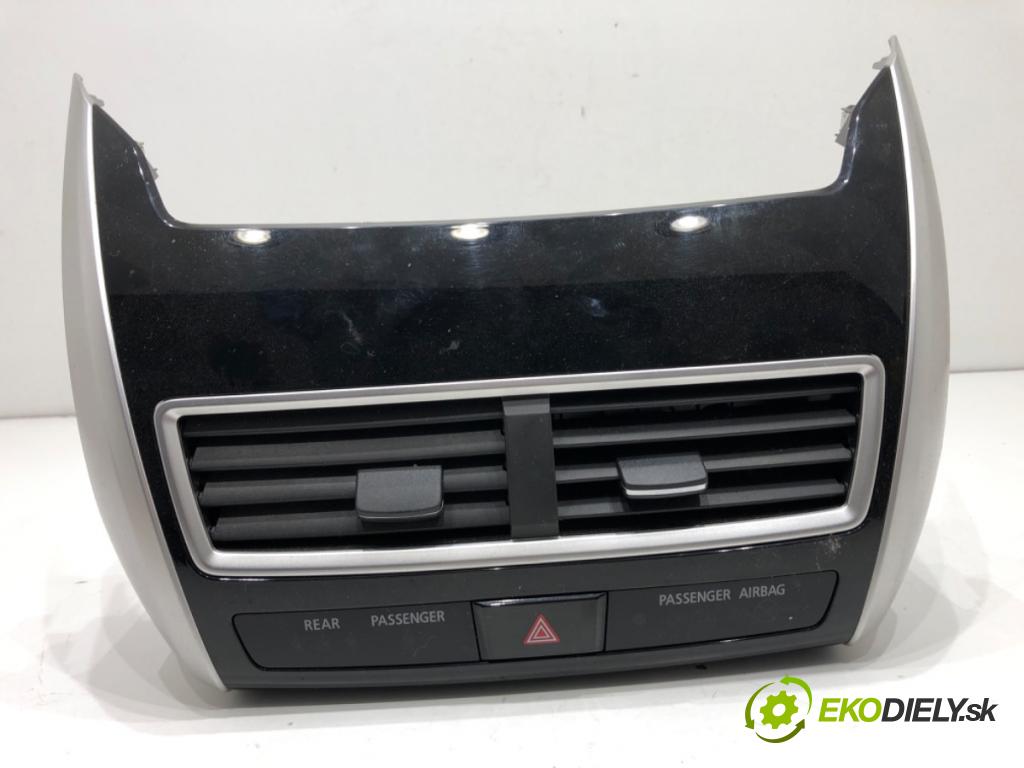 MITSUBISHI ECLIPSE SUV 2019 120 kW 1.5 T-Mivec 1499 Mriežky kúrenia predný stredna 