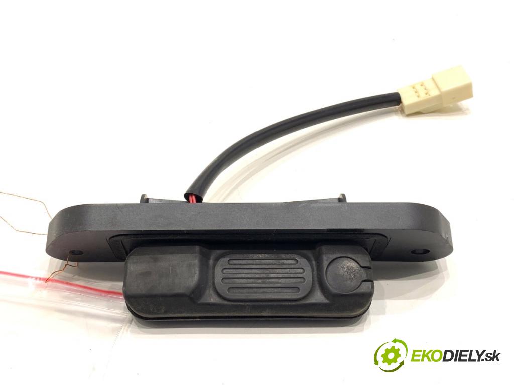 MITSUBISHI ECLIPSE SUV 2019 120 kW 1.5 T-Mivec 1499 Kľučka dverí zad 