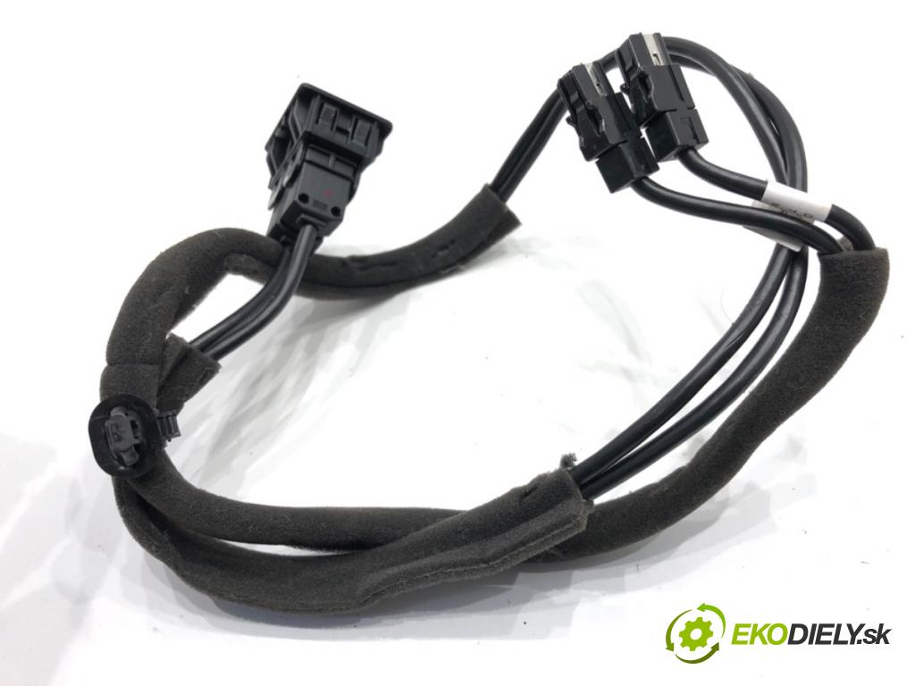 MITSUBISHI ECLIPSE SUV 2019 120 kW 1.5 T-Mivec 1499 HNÍZDO: USB